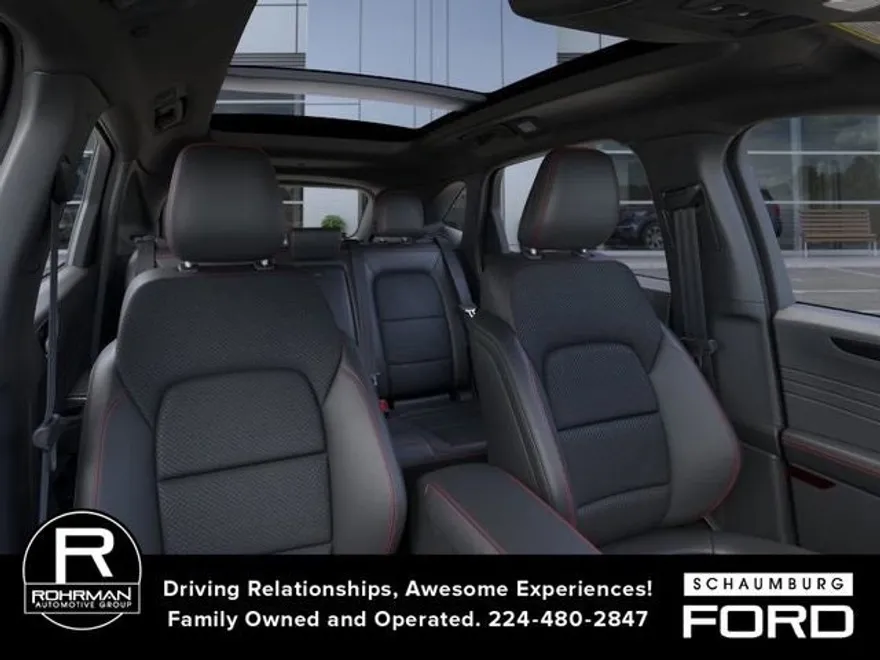 2025 Ford Escape ST-Line photo 1