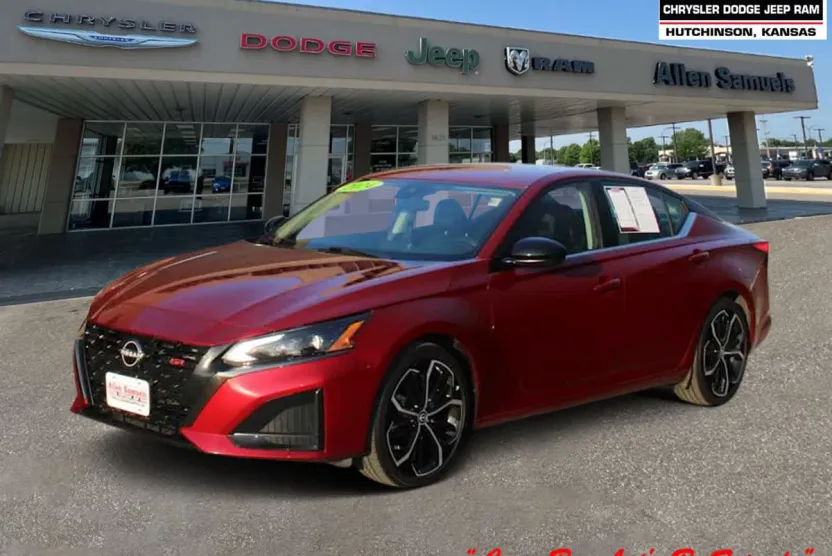 2024 Nissan Altima 2.5 SR photo 1