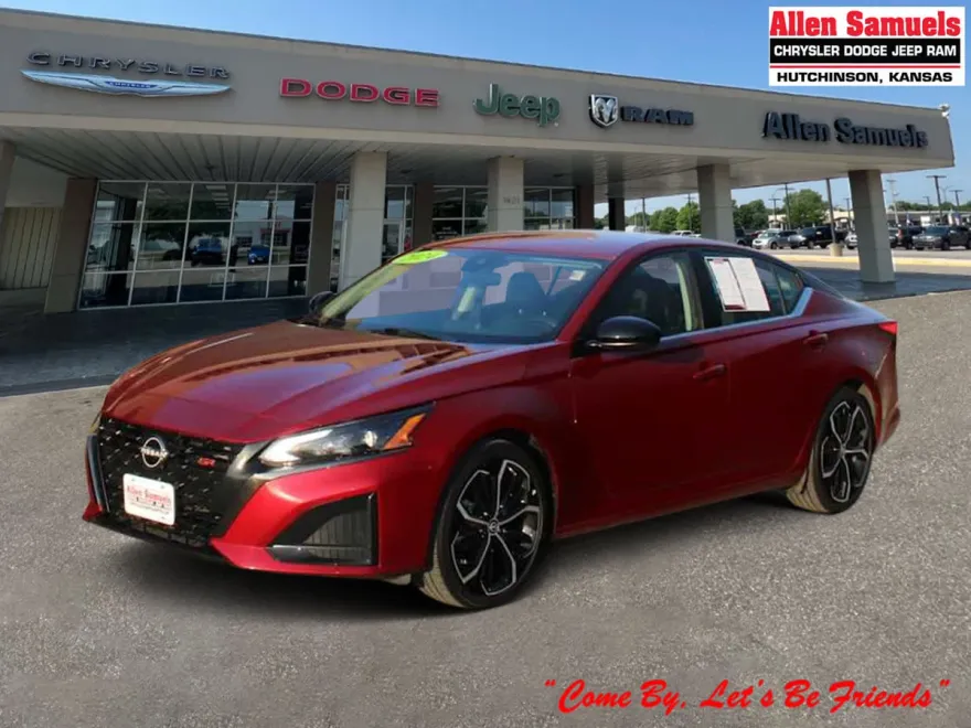 2024 Nissan Altima 2.5 SR photo 1