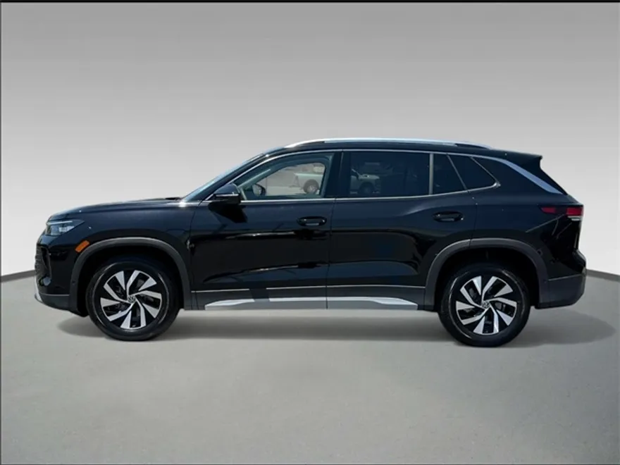 2025 Volkswagen Tiguan S photo 1