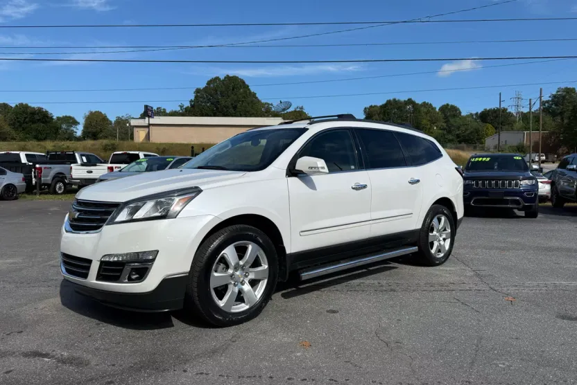 2016 Chevrolet Traverse LTZ photo 1
