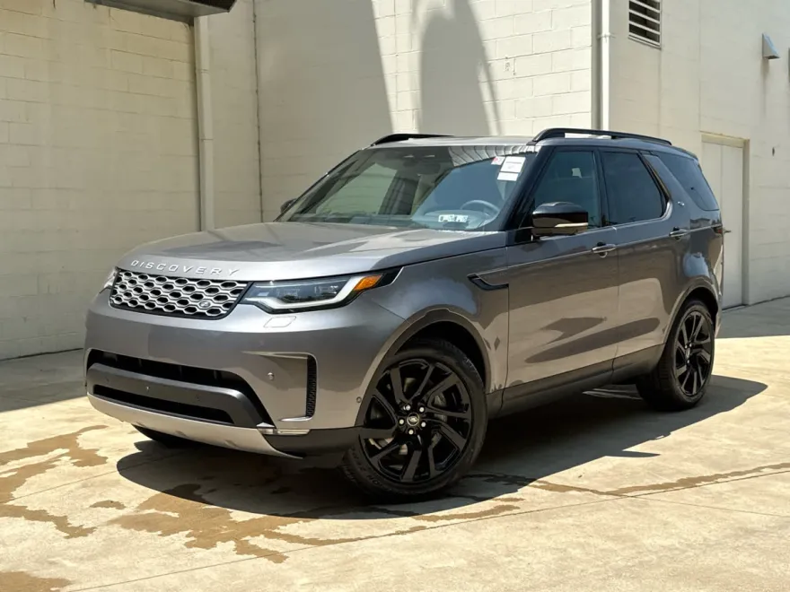 2025 Land Rover Discovery P300 S photo 1