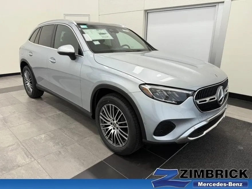 2025 Mercedes Benz GLC 300 4MATIC photo 1