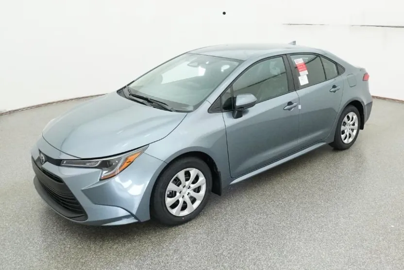 2025 Toyota Corolla LE photo 1