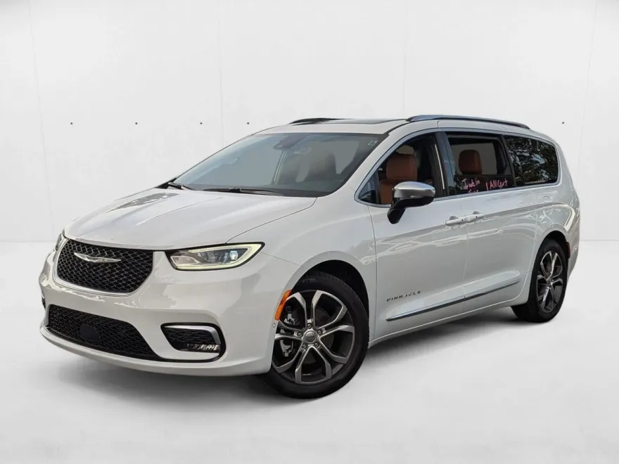 2025 Chrysler Pacifica Pinnacle photo 1