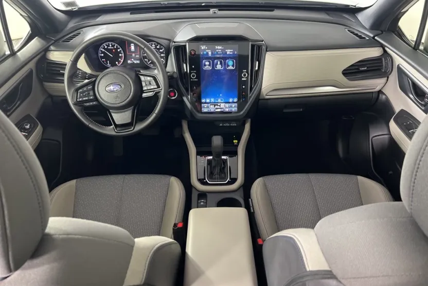 2025 Subaru Forester Premium photo 1