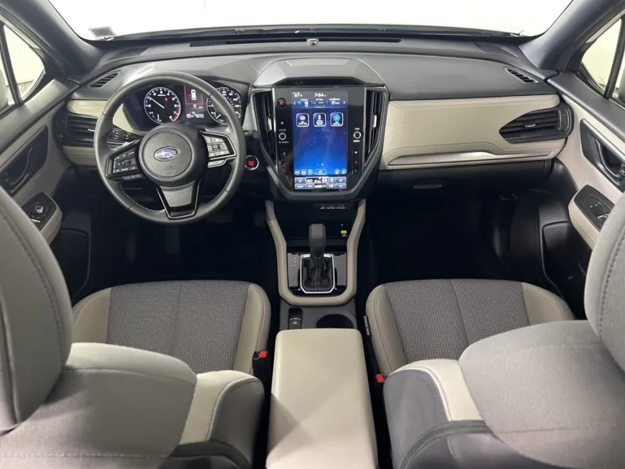 2025 Subaru Forester Premium photo 1