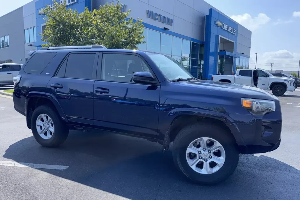 2021 Toyota 4Runner SR5 photo 1