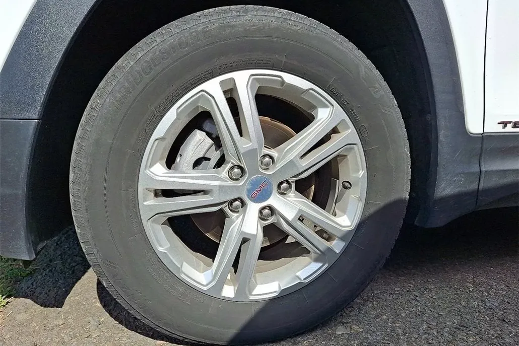2024 Gmc Terrain SLE photo 1