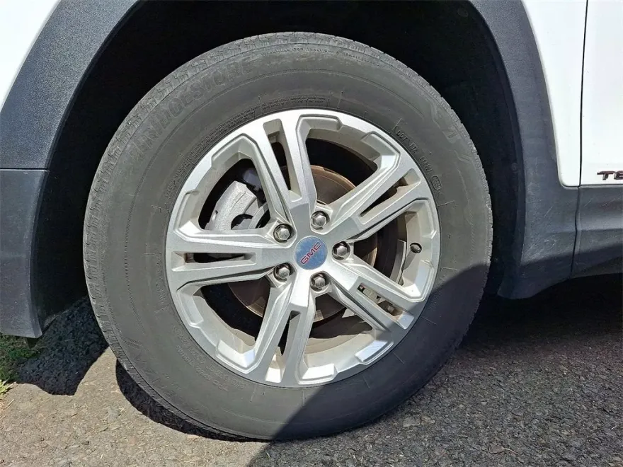 2024 Gmc Terrain SLE photo 1