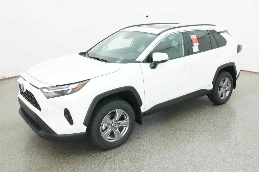 2025 Toyota RAV4 Hybrid XLE photo 1