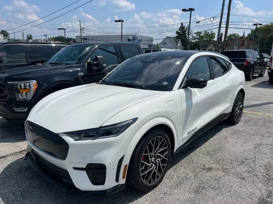 2023 Ford Mustang Mach-E GT photo 1