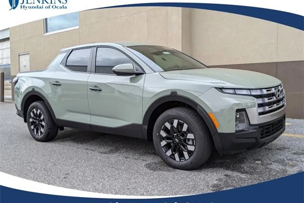 2025 Hyundai Santa Cruz SE photo 1