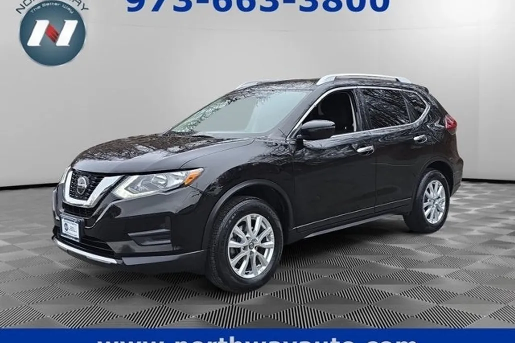 2020 Nissan Rogue SV photo 1