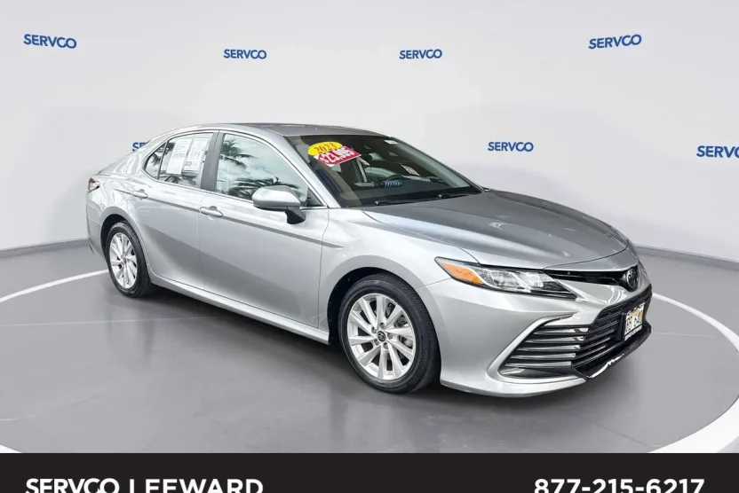 2023 Toyota Camry LE photo 1