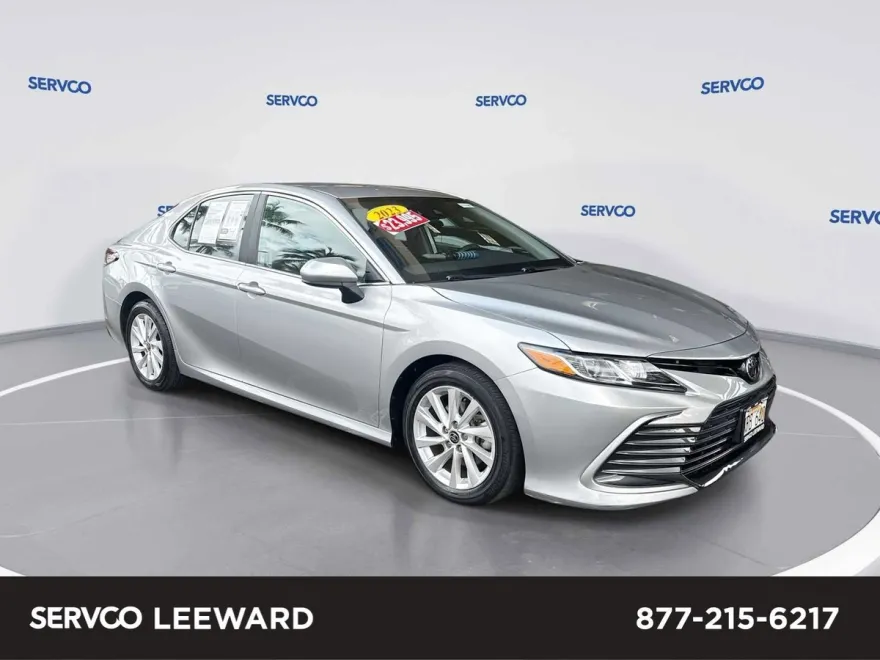 2023 Toyota Camry LE photo 1