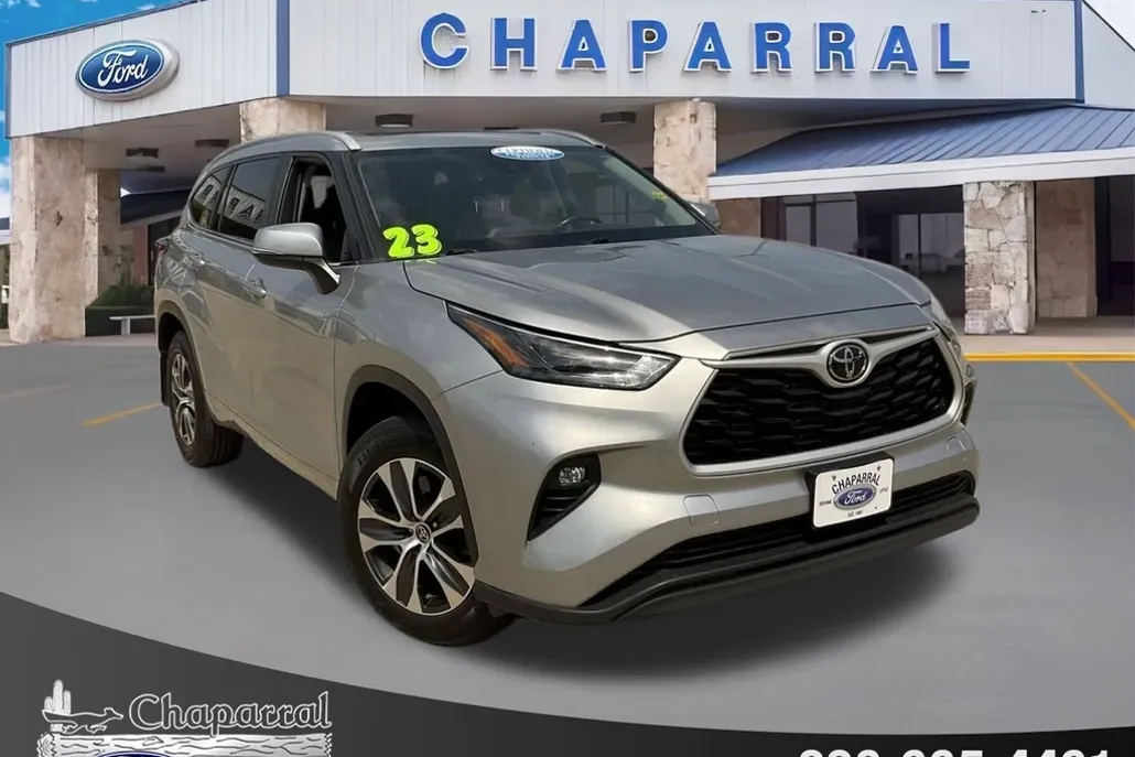 2023 Toyota Highlander XLE photo 1