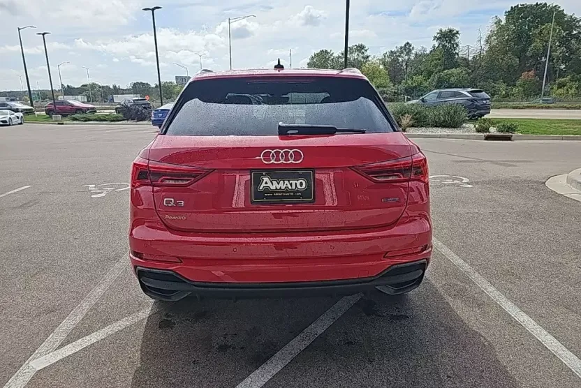 2024 Audi Q3 45 TFSI S line Premium photo 1