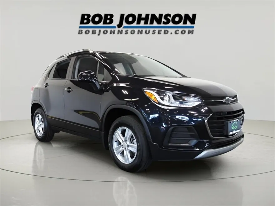 2022 Chevrolet Trax LT photo 1