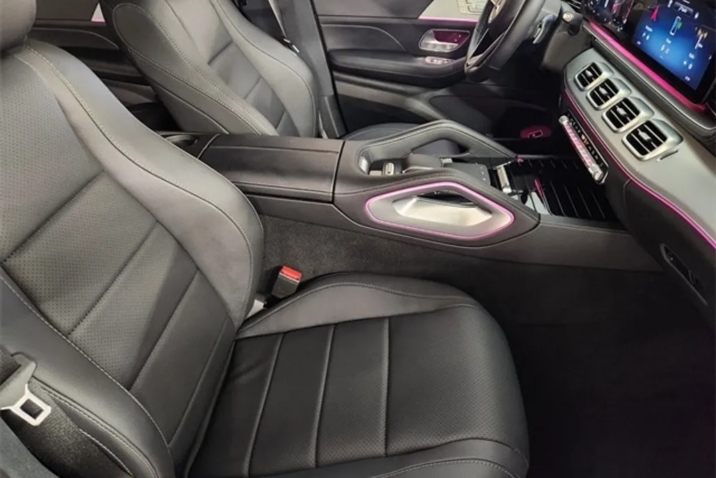 2025 Mercedes Benz GLS 450 4MATIC photo 1