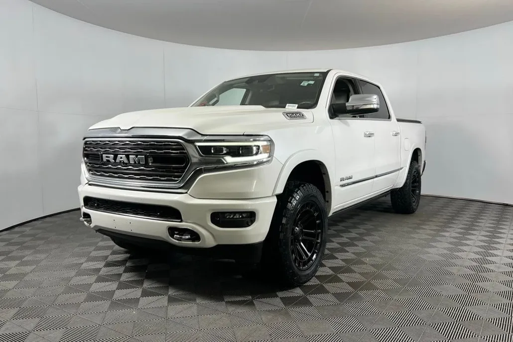 2022 Ram 1500 Limited photo 1