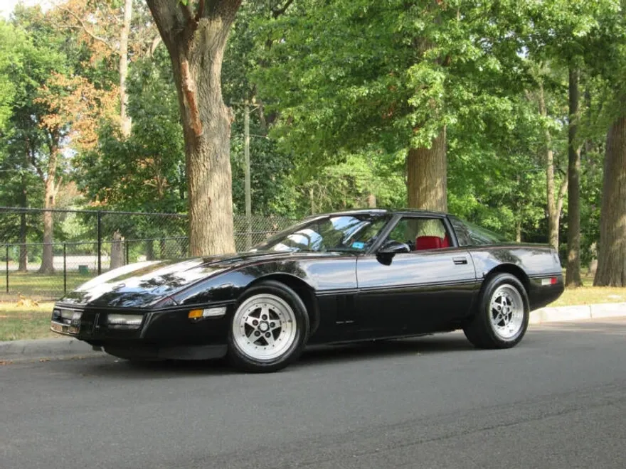 1987 Chevrolet Corvette photo 1