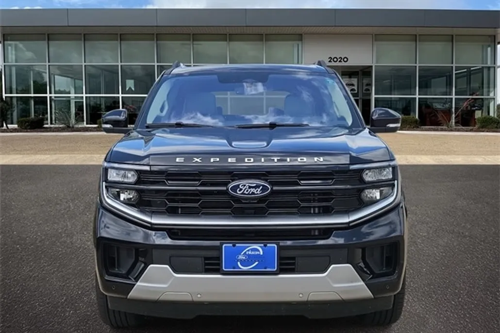 2025 Ford Expedition MAX Platinum photo 1