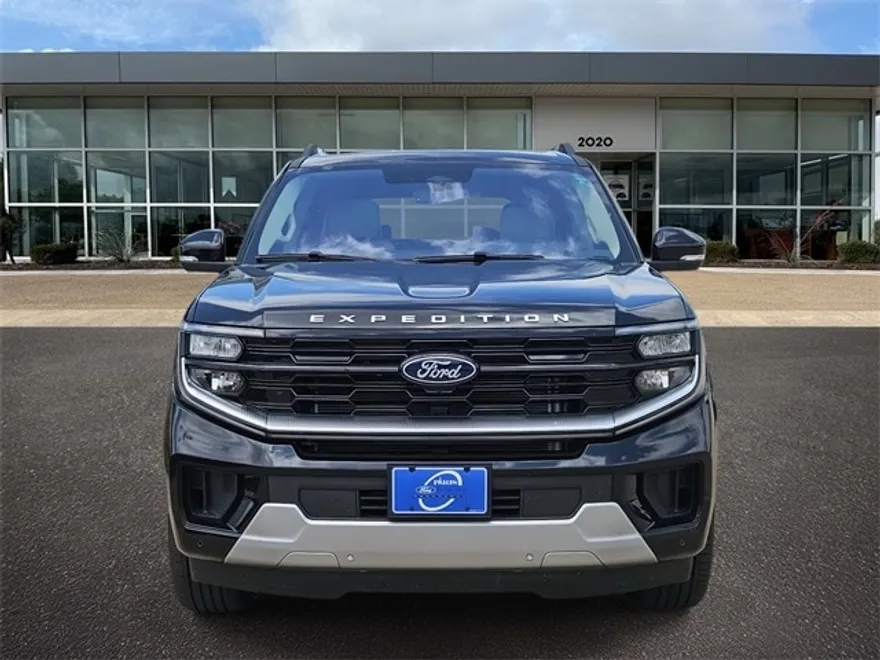 2025 Ford Expedition MAX Platinum photo 1