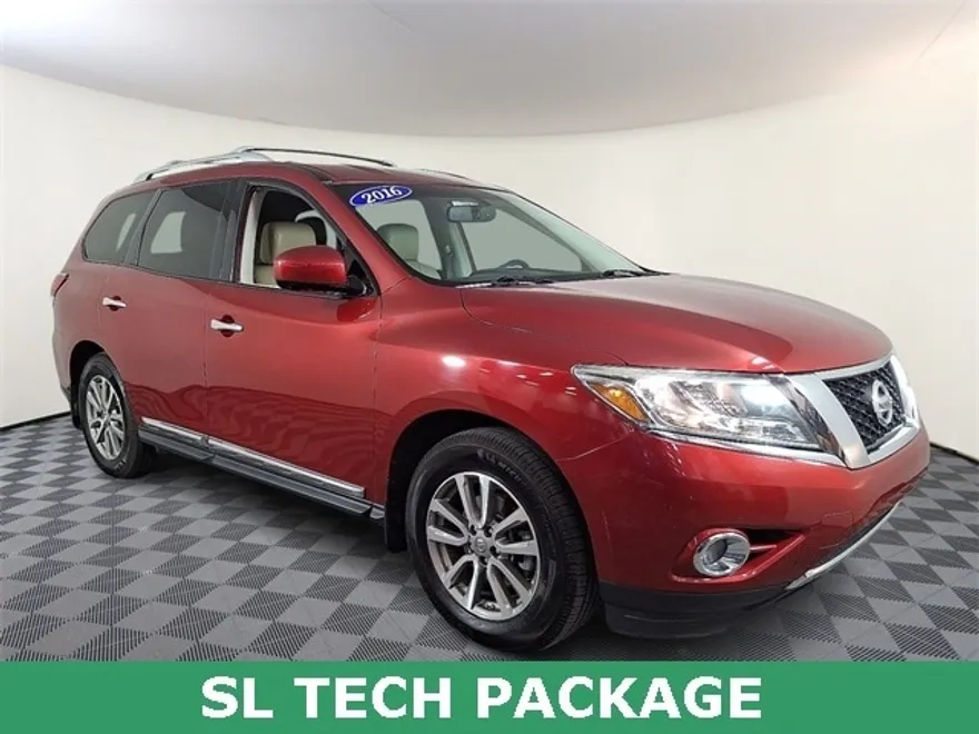 2016 Nissan Pathfinder SL photo 1