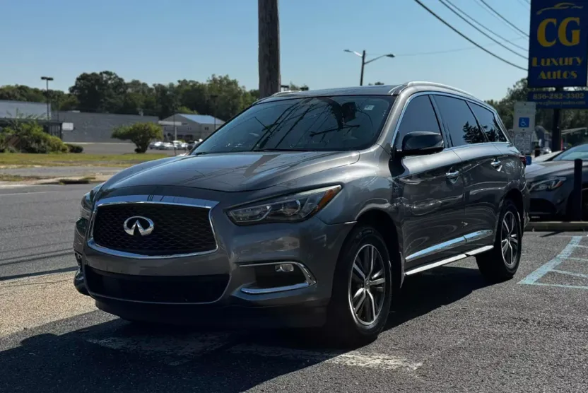 2017 Infiniti QX60 Base AWD photo 1