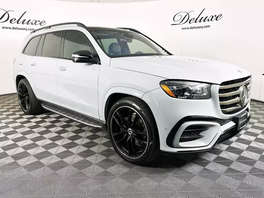 2024 Mercedes Benz GLS 580 4MATIC photo 1