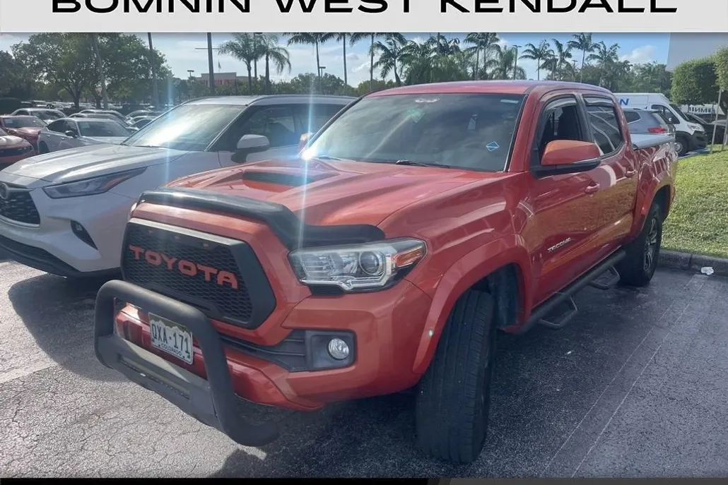 2017 Toyota Tacoma SR photo 1