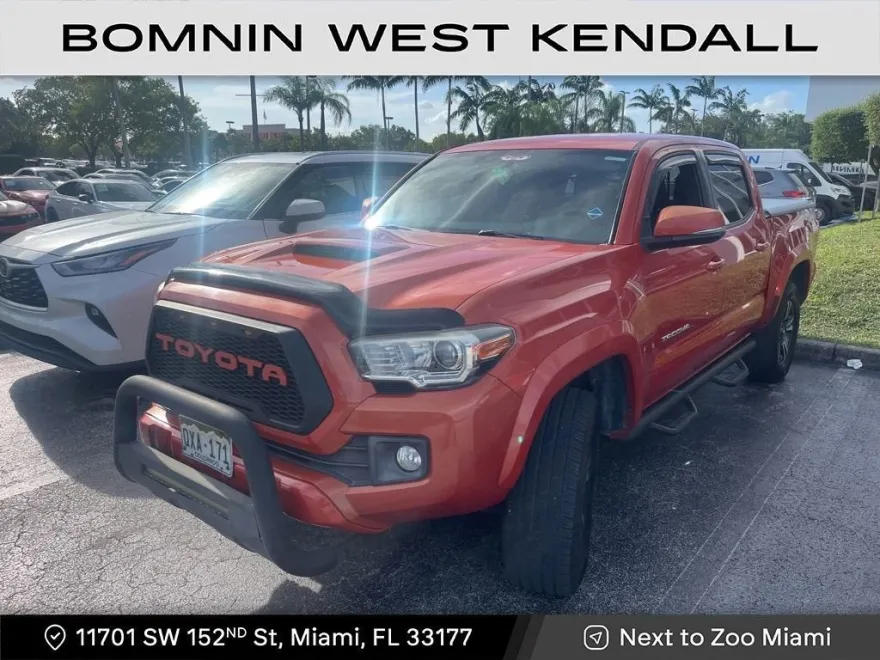 2017 Toyota Tacoma SR photo 1