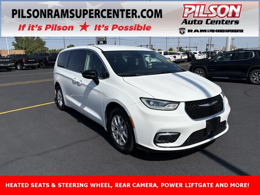 2024 Chrysler Pacifica Touring L photo 1