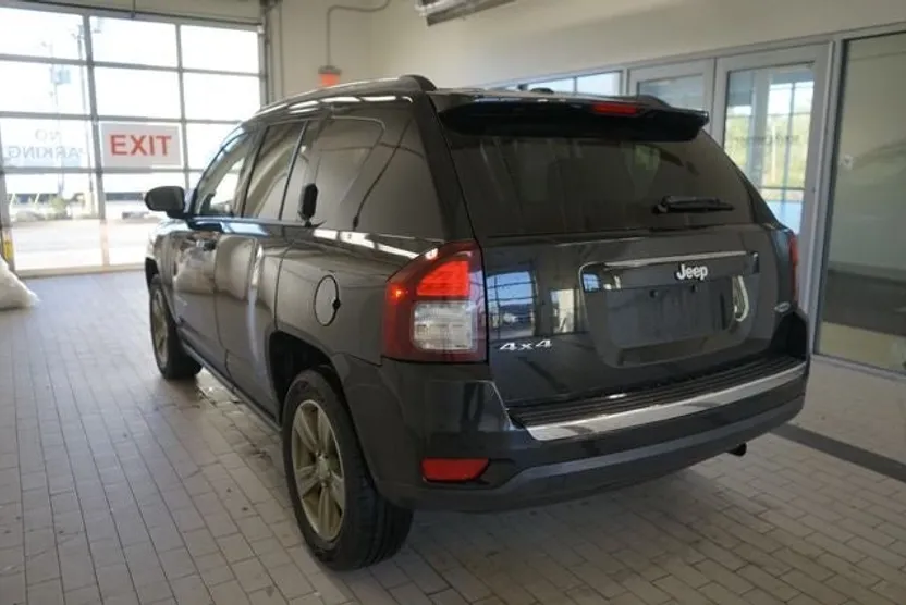 2015 Jeep Compass Latitude photo 1