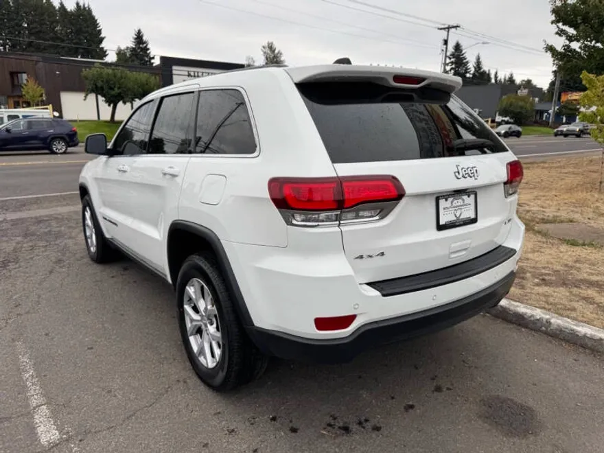 2020 Jeep Grand Cherokee Laredo photo 1