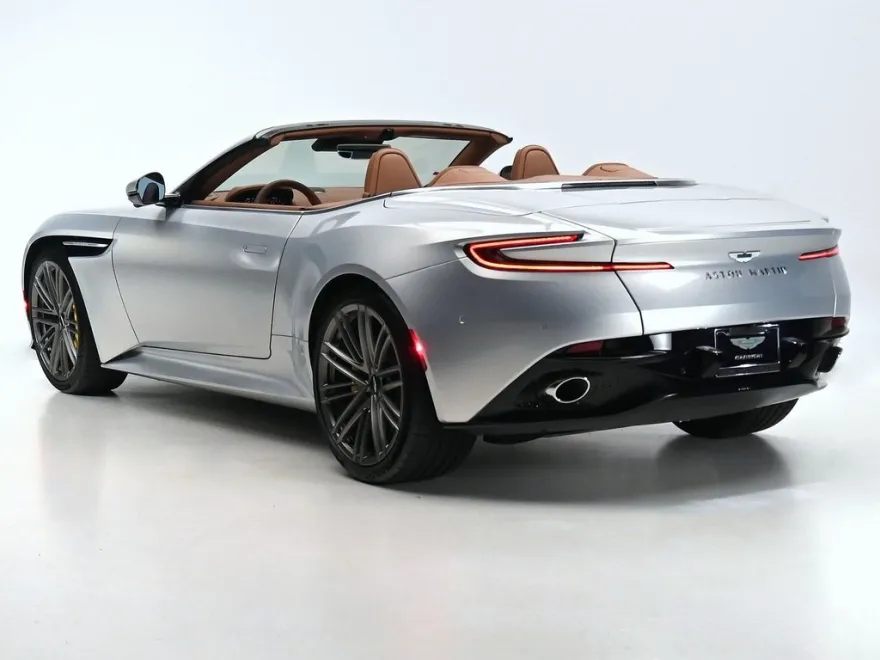 2024 Aston Martin DB12 photo 4