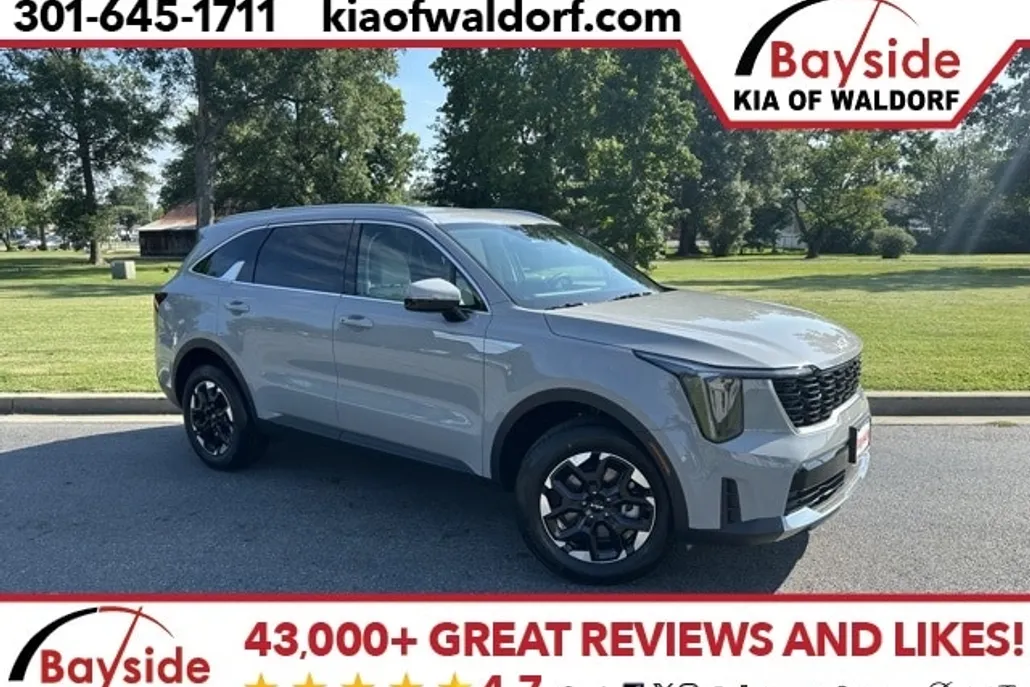 2025 Kia Sorento S photo 1