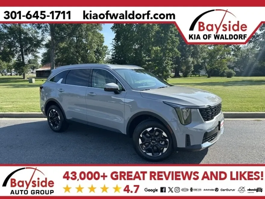 2025 Kia Sorento S photo 1