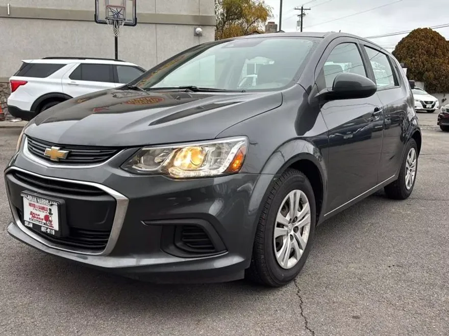 2020 Chevrolet Sonic LT photo 1