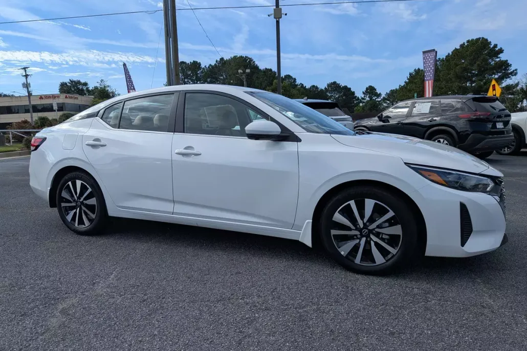 2025 Nissan Sentra SV photo 1