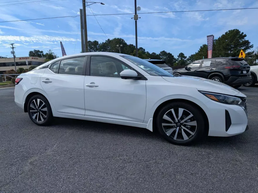 2025 Nissan Sentra SV photo 1