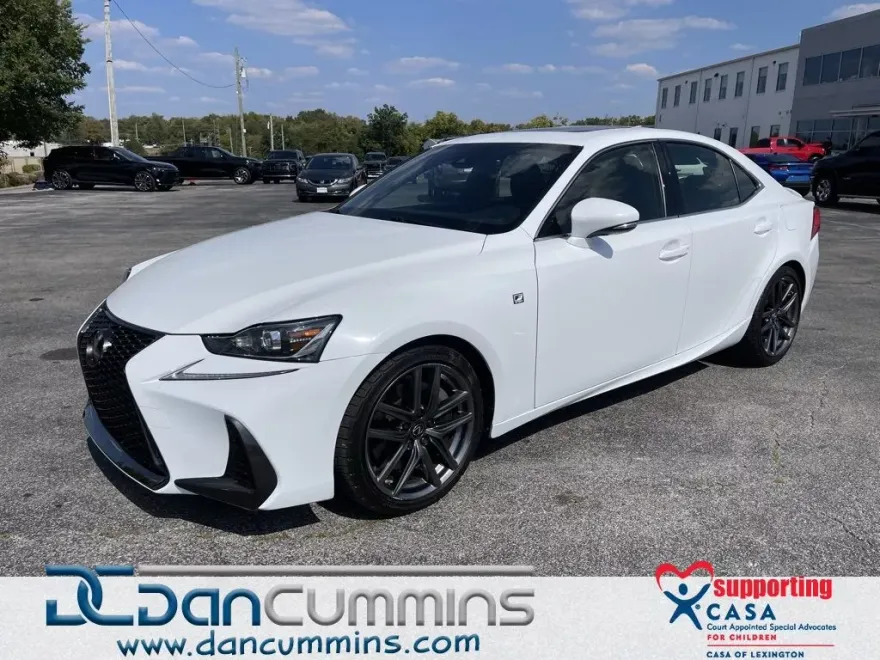 2019 Lexus IS 300 photo 1