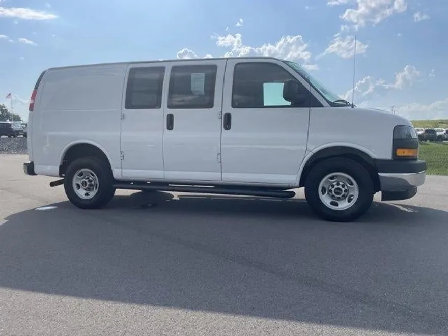 2023 Gmc Savana Cargo 2500 photo 1