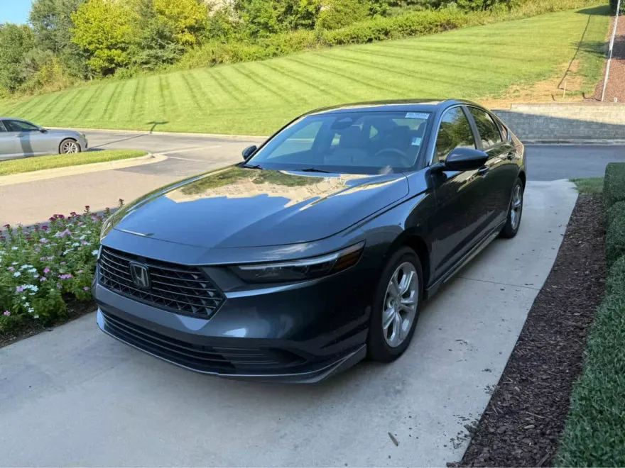 2023 Honda Accord LX photo 1