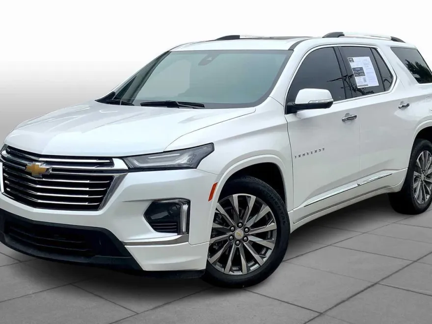 2023 Chevrolet Traverse Premier photo 1