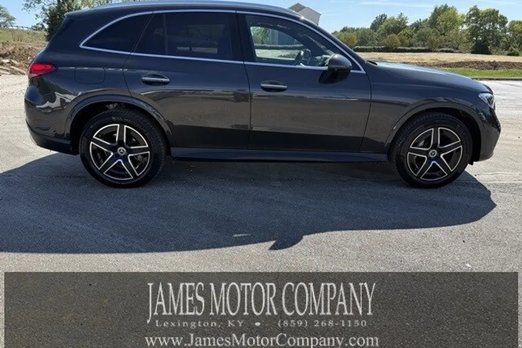 2025 Mercedes Benz GLC 300 AMG 4MATIC photo 1