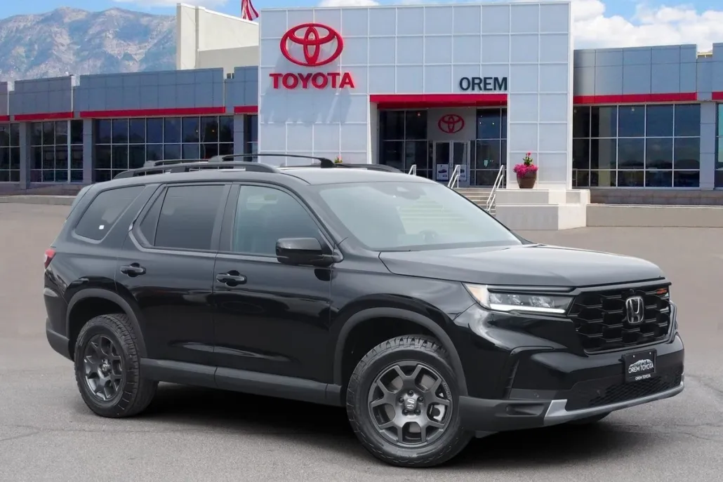 2025 Honda Pilot TrailSport photo 1