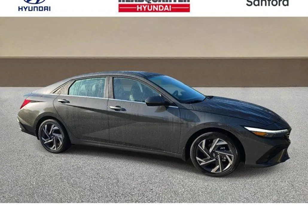 2025 Hyundai Elantra Limited photo 1