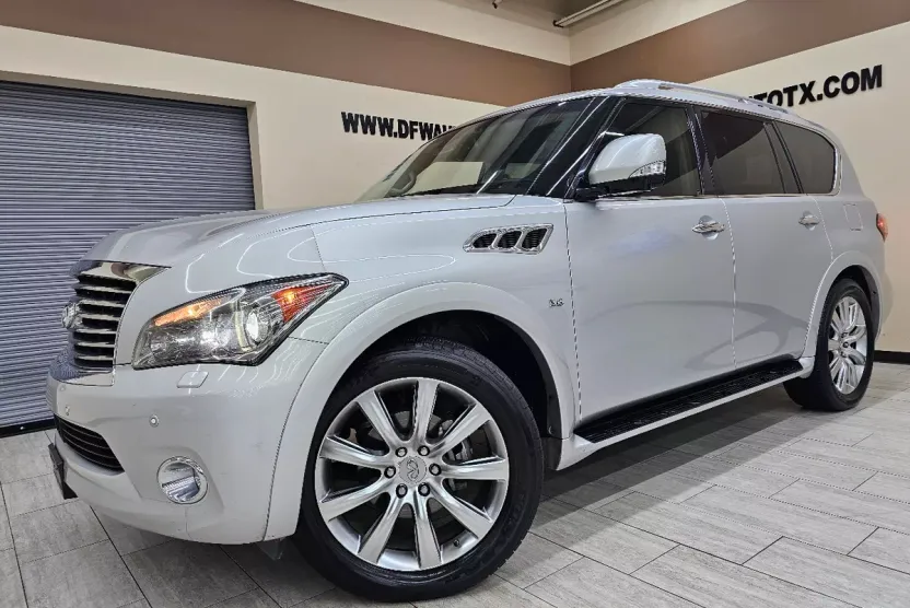 2014 Infiniti QX80 photo 1